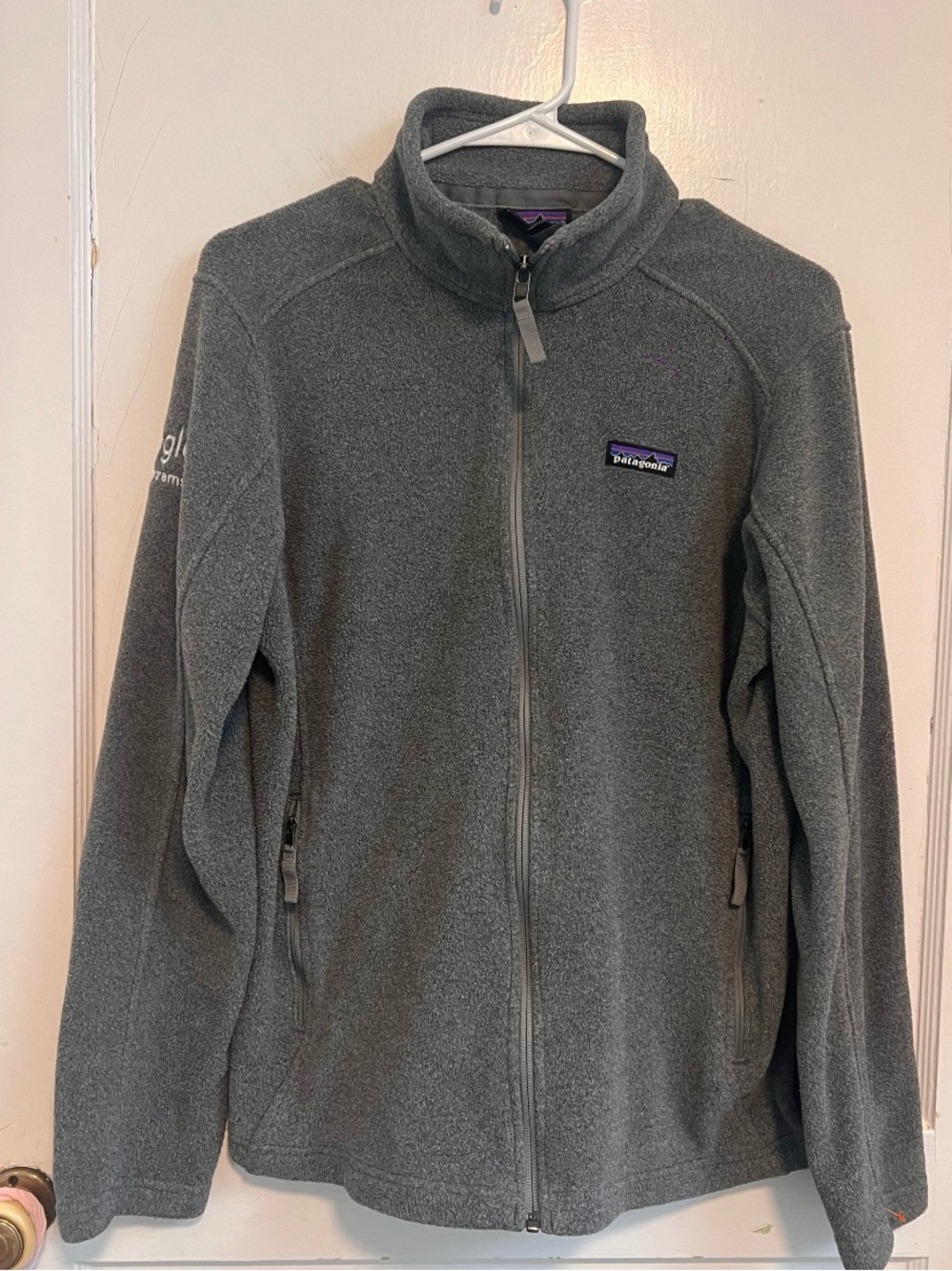 Patagonia Women's Synchilla Classic Full Zip Logo Fleece
Jacket Nickel Gray L